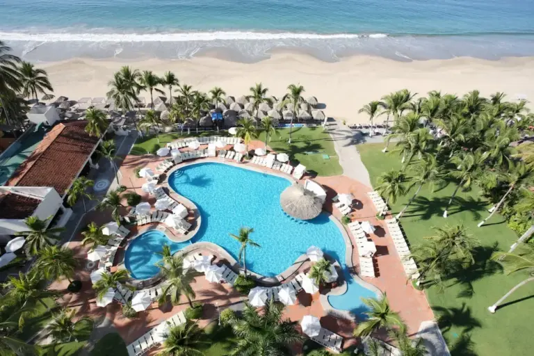 Emporio Ixtapa con vuelo incluido